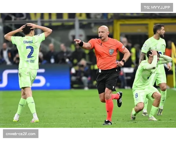 欧足联批准在2026-27赛季欧冠试点“冷静期”裁判回看规则